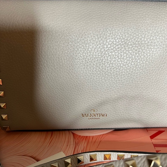 VALENTINO GARAVANI ROCKSTUD
CROSSBODY - Picture 6 of 10